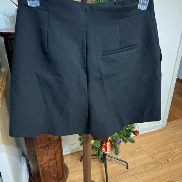 Zara Elegant Black shorts with Gold Details - Picture 3 of 3